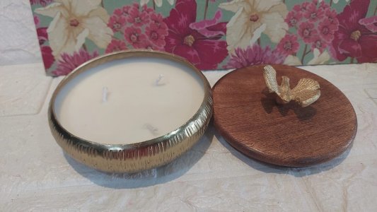 Textured Gold Urli with wooden lid (5 inches)